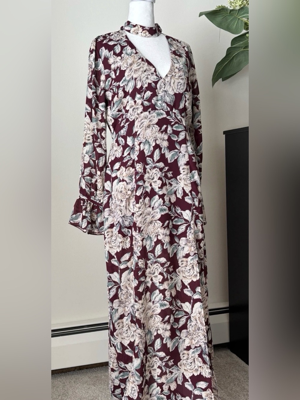 Honey Belle Plum Floral Choker V‑Neck Maxi Dress - Picture 3 of 12